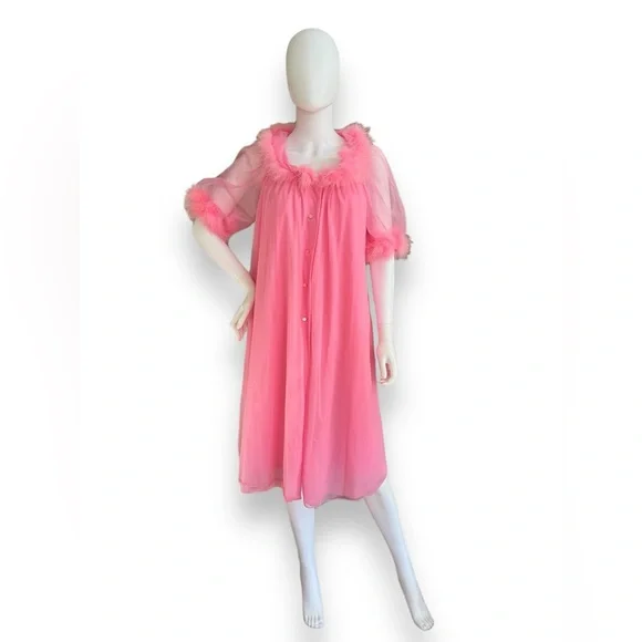 Vintage 1960s Virginia Wallace Bubblegum Pink Peignoir Set